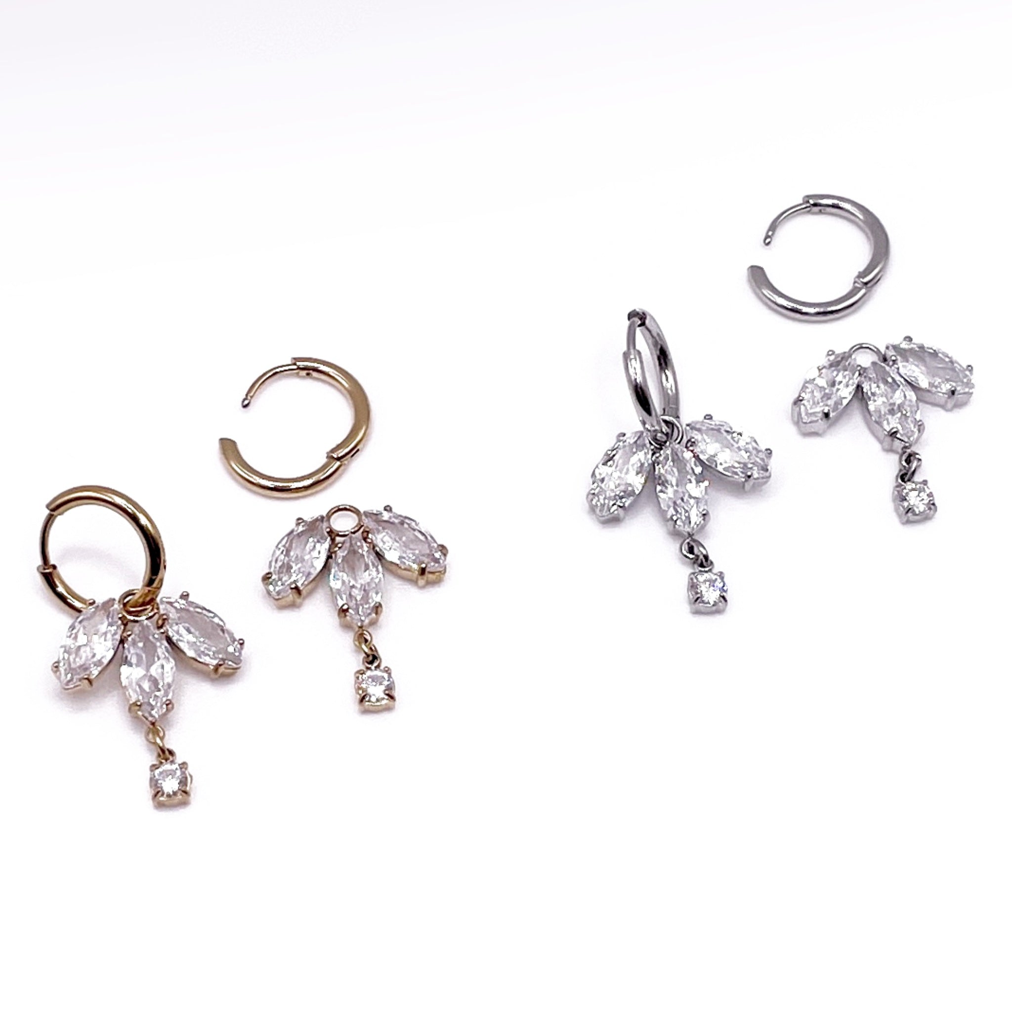 BOUCLES D'OREILLES CAMELIA (2 en 1: Possible d'enlever les lys et de garder que les anneaux!)