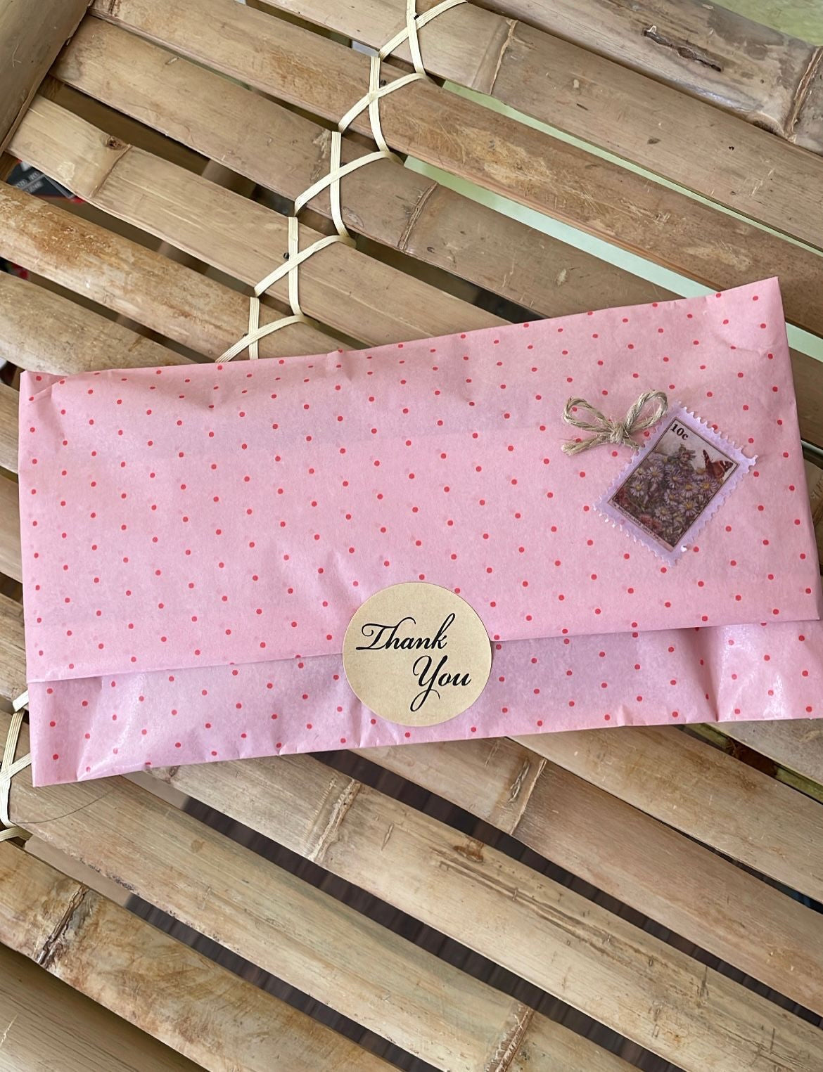 LILA HAND JEWEL