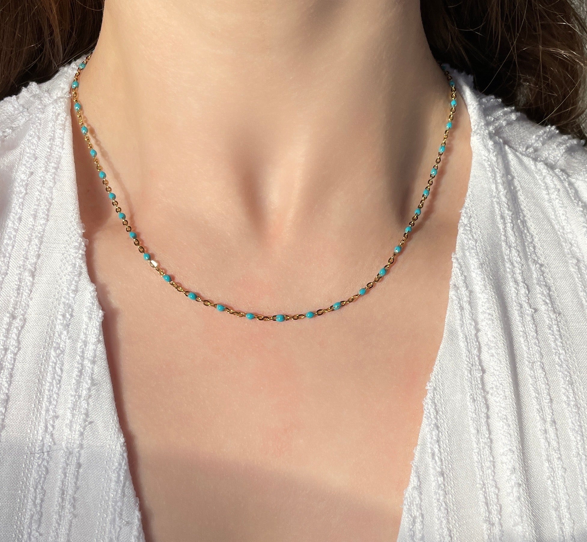 DELICATE GOLD NECKLACE