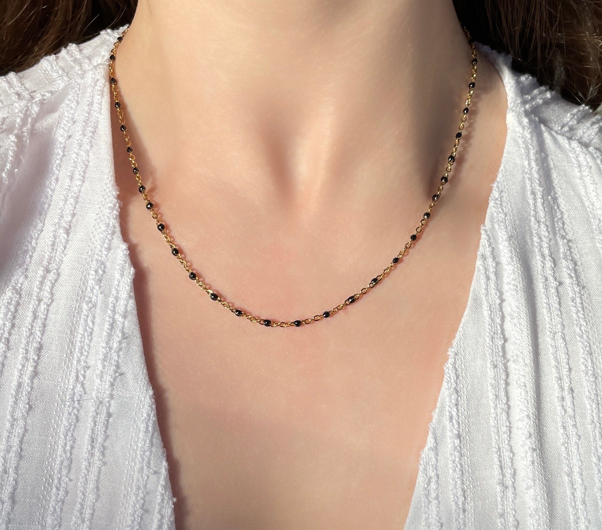 DELICATE GOLD NECKLACE