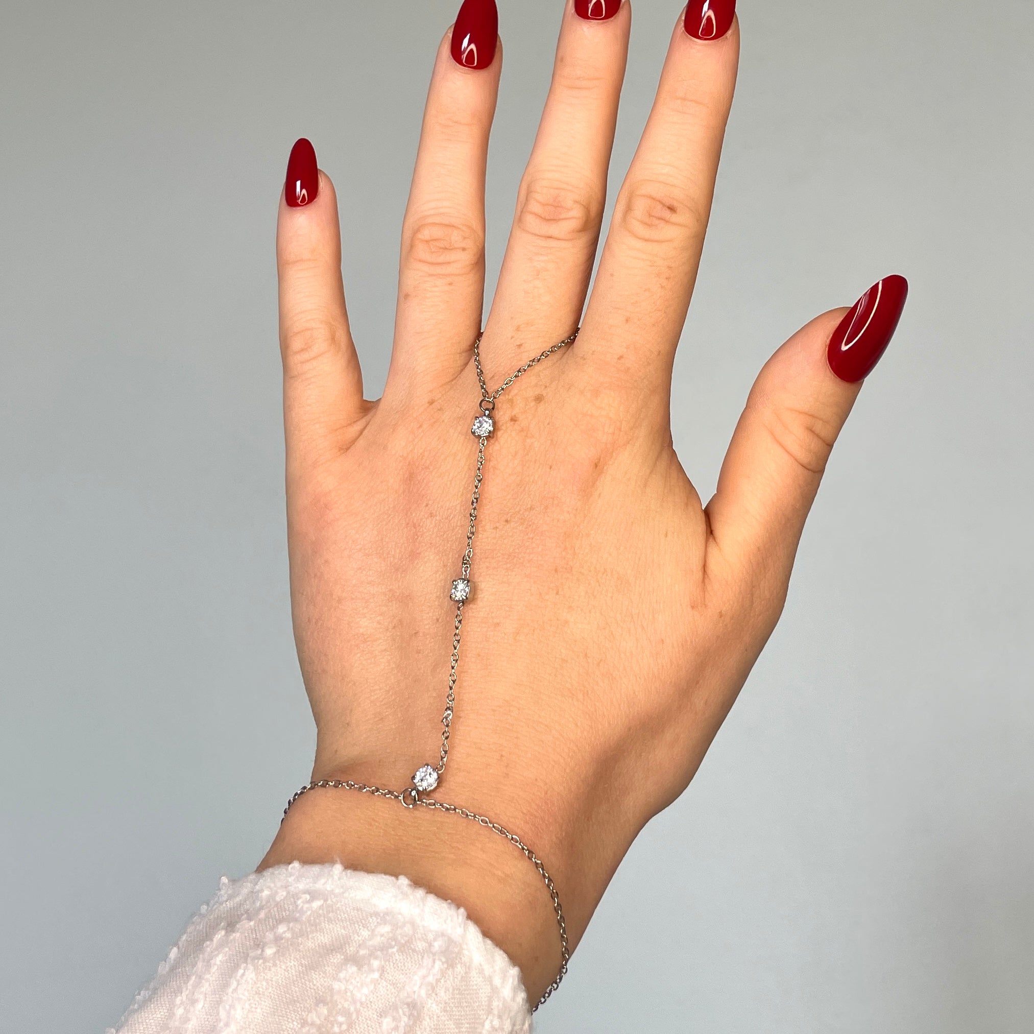 LILA HAND JEWEL
