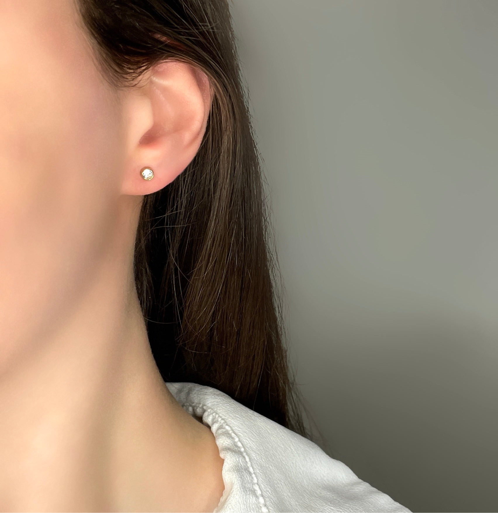 BOUCLES D'OREILLES MADDIE (2 en 1: Possible d'enlever l'empiècement de zircons et de garder que la boucle à puce!)