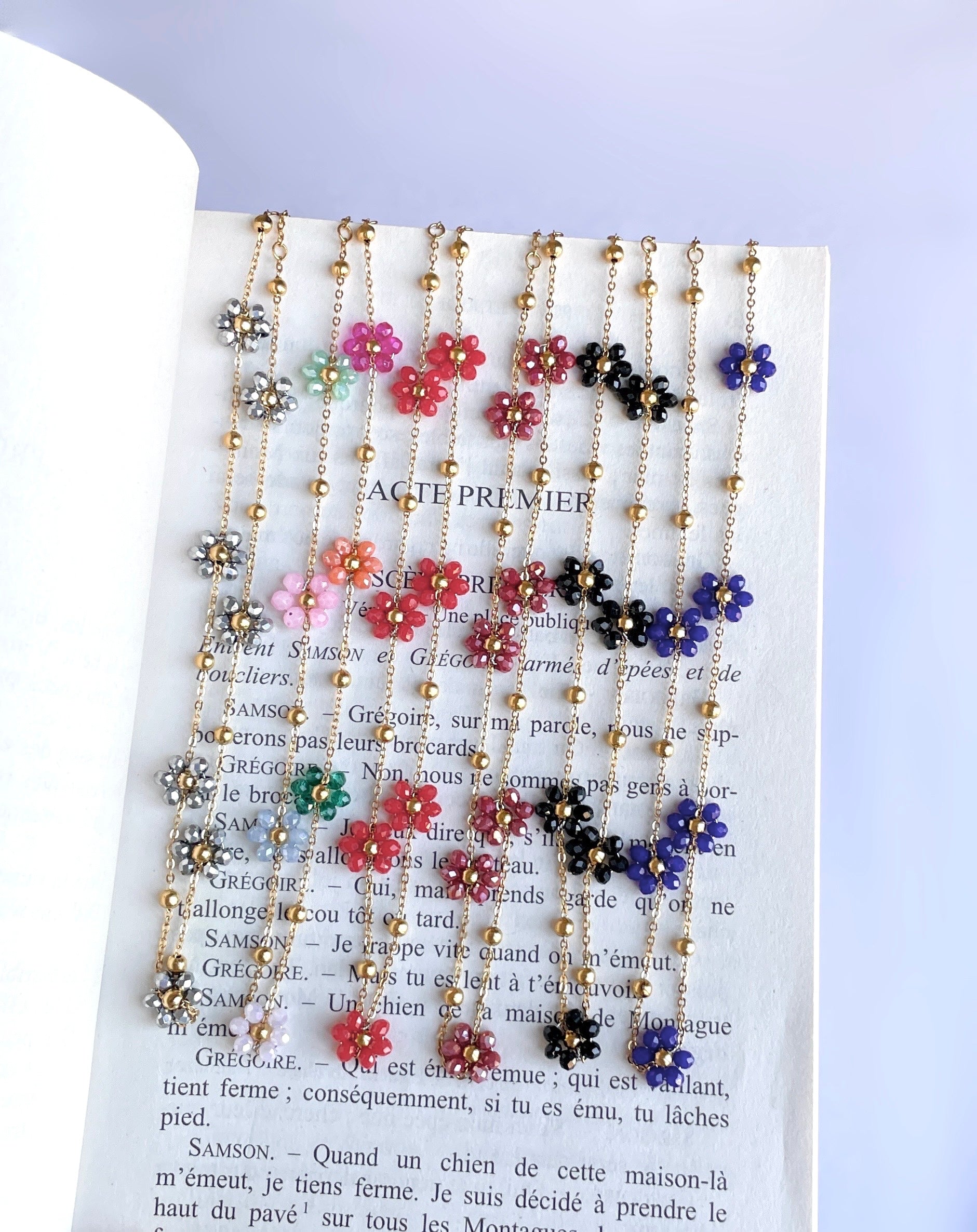 BLACK FLORA NECKLACE