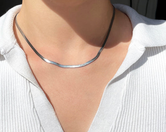 MADDY SILVER NECKLACE