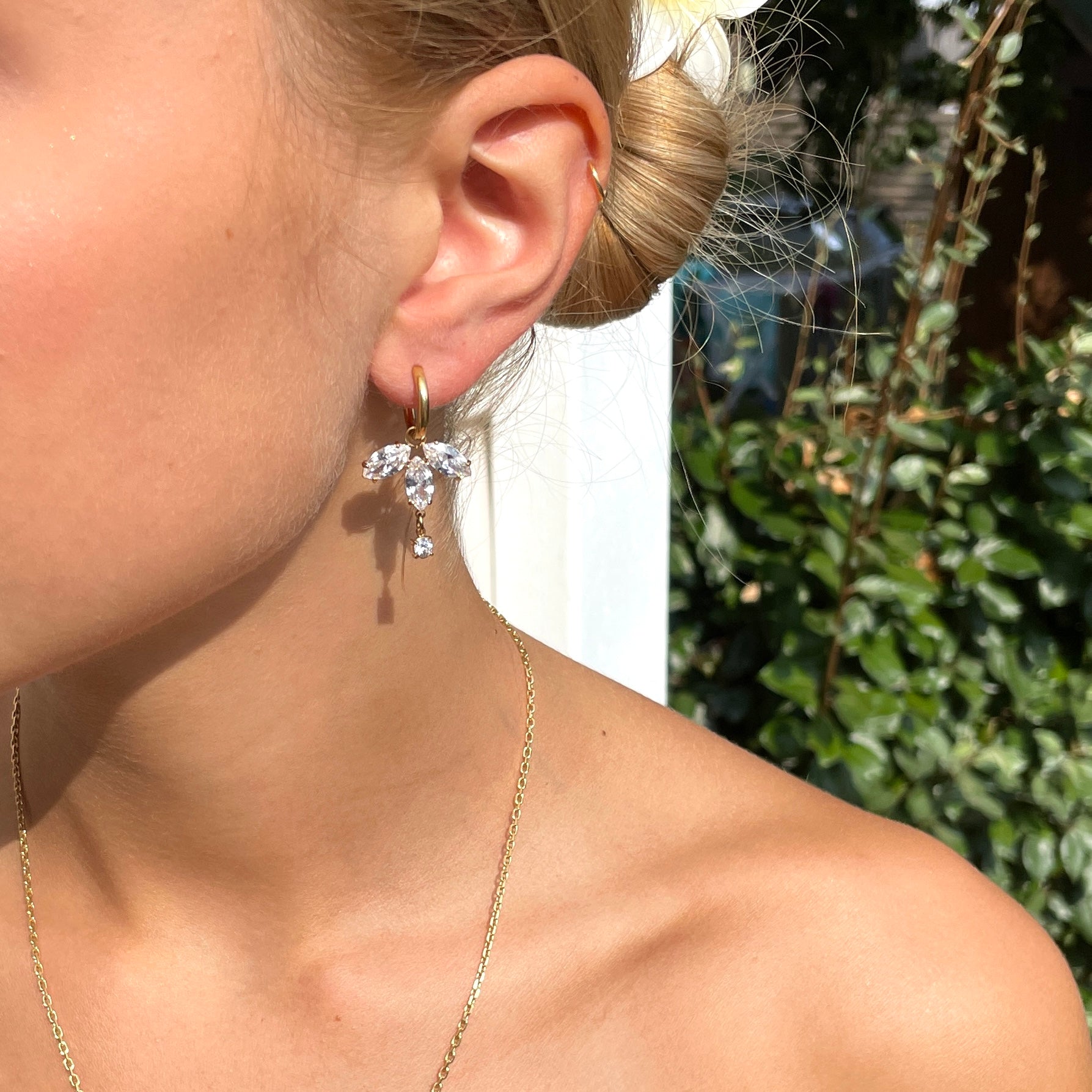 CAMELIA EARRINGS (2 in 1: Possible to remove the lilies and keep only the rings!)