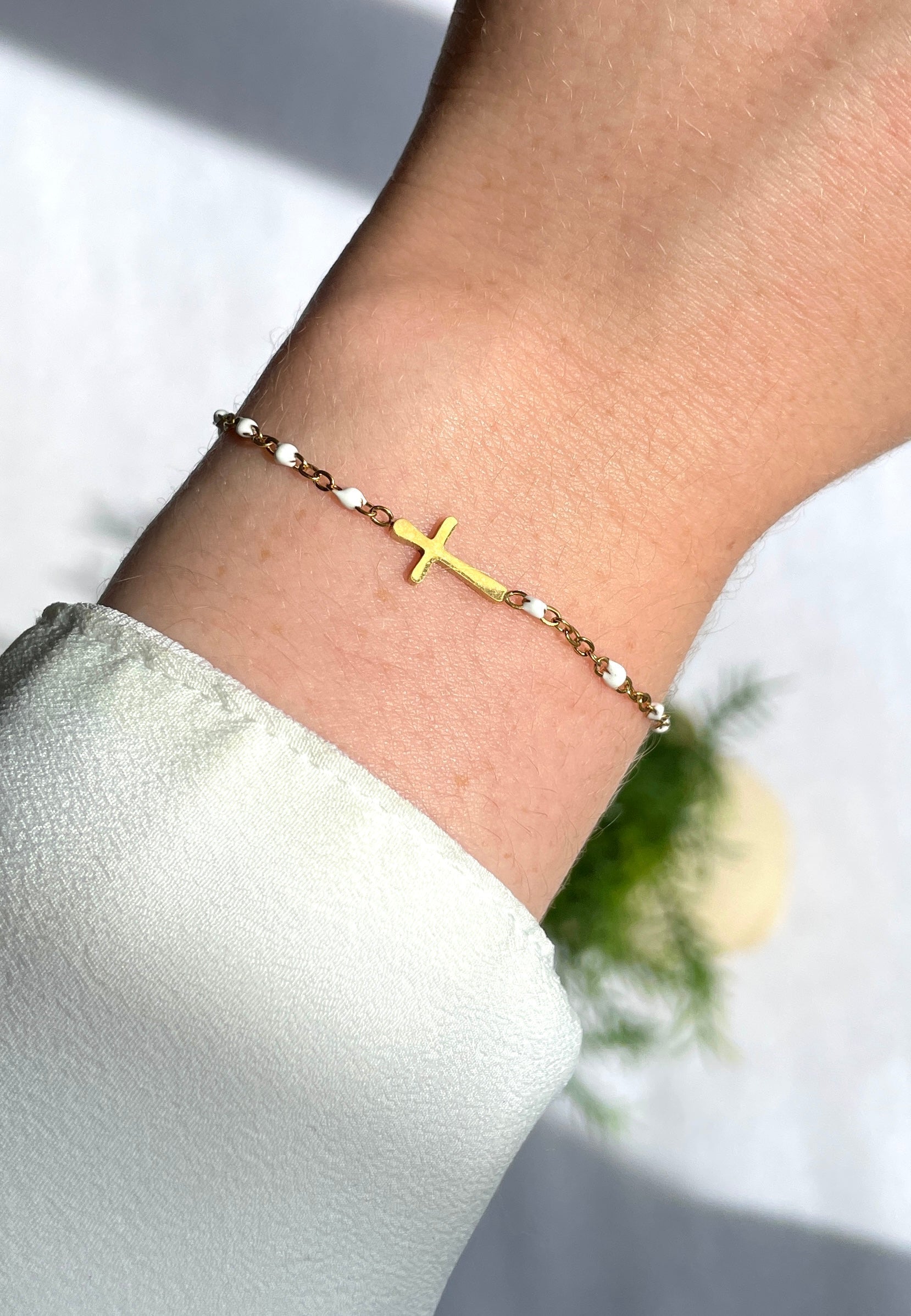 CROSS BRACELET