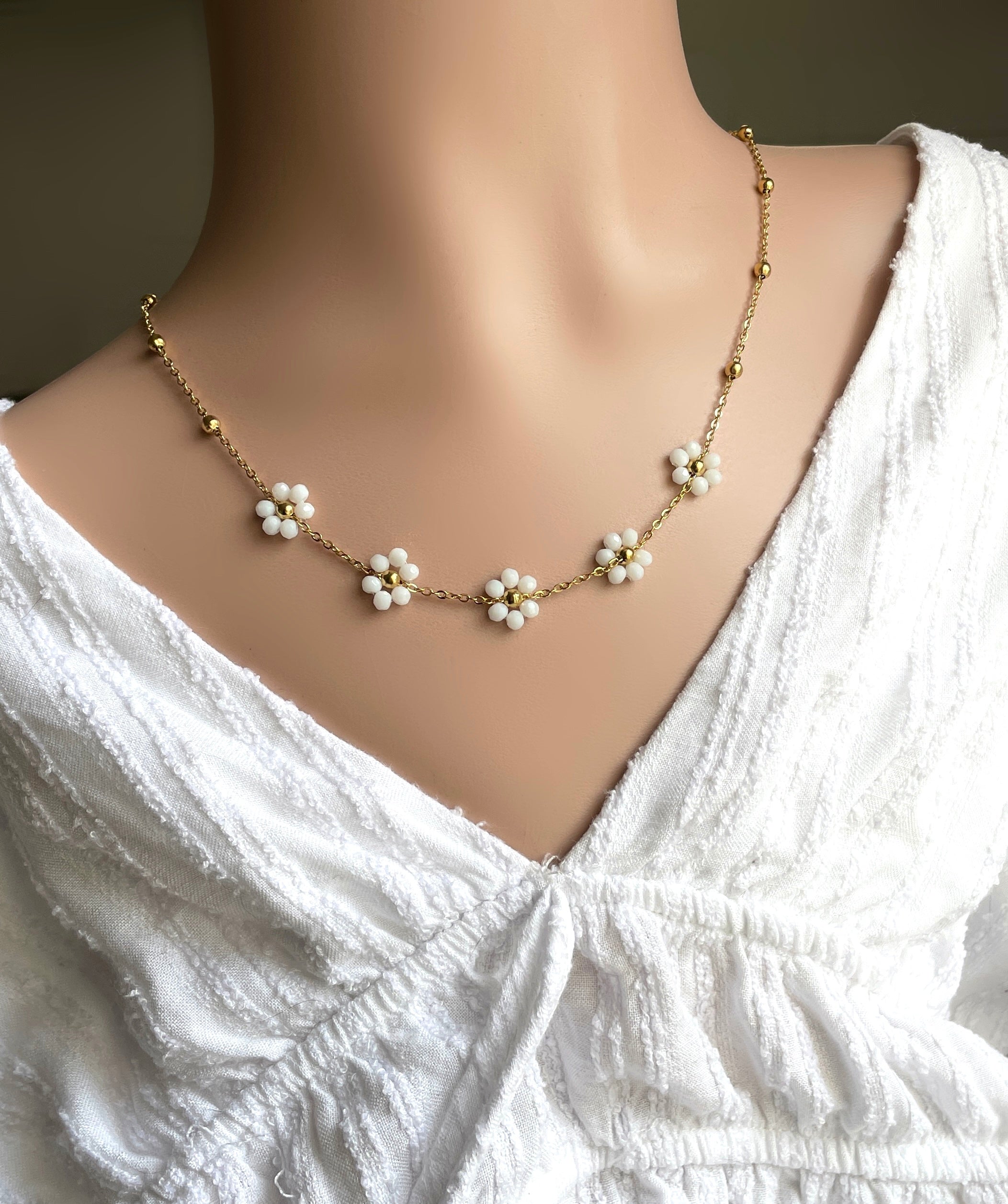 ROSA NECKLACE