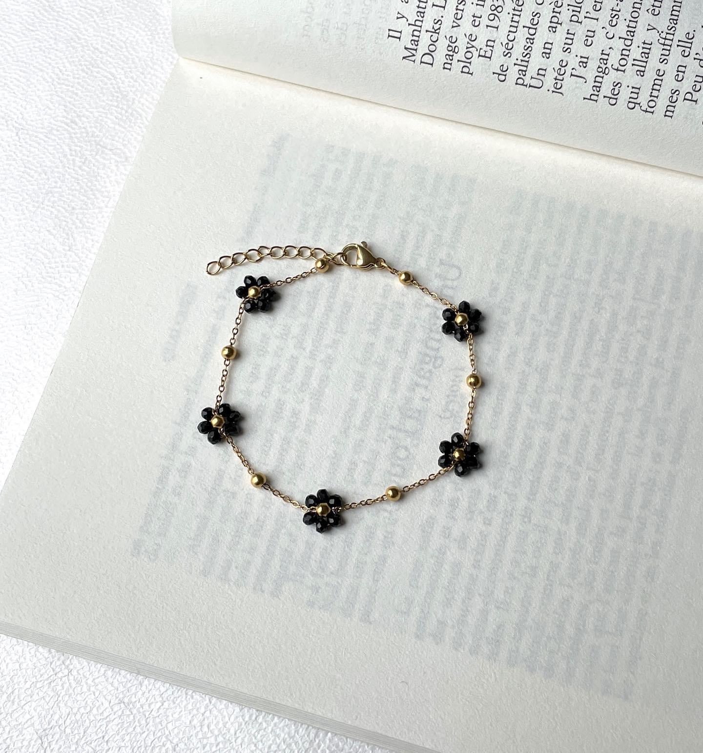 BLACK FLORA BRACELET