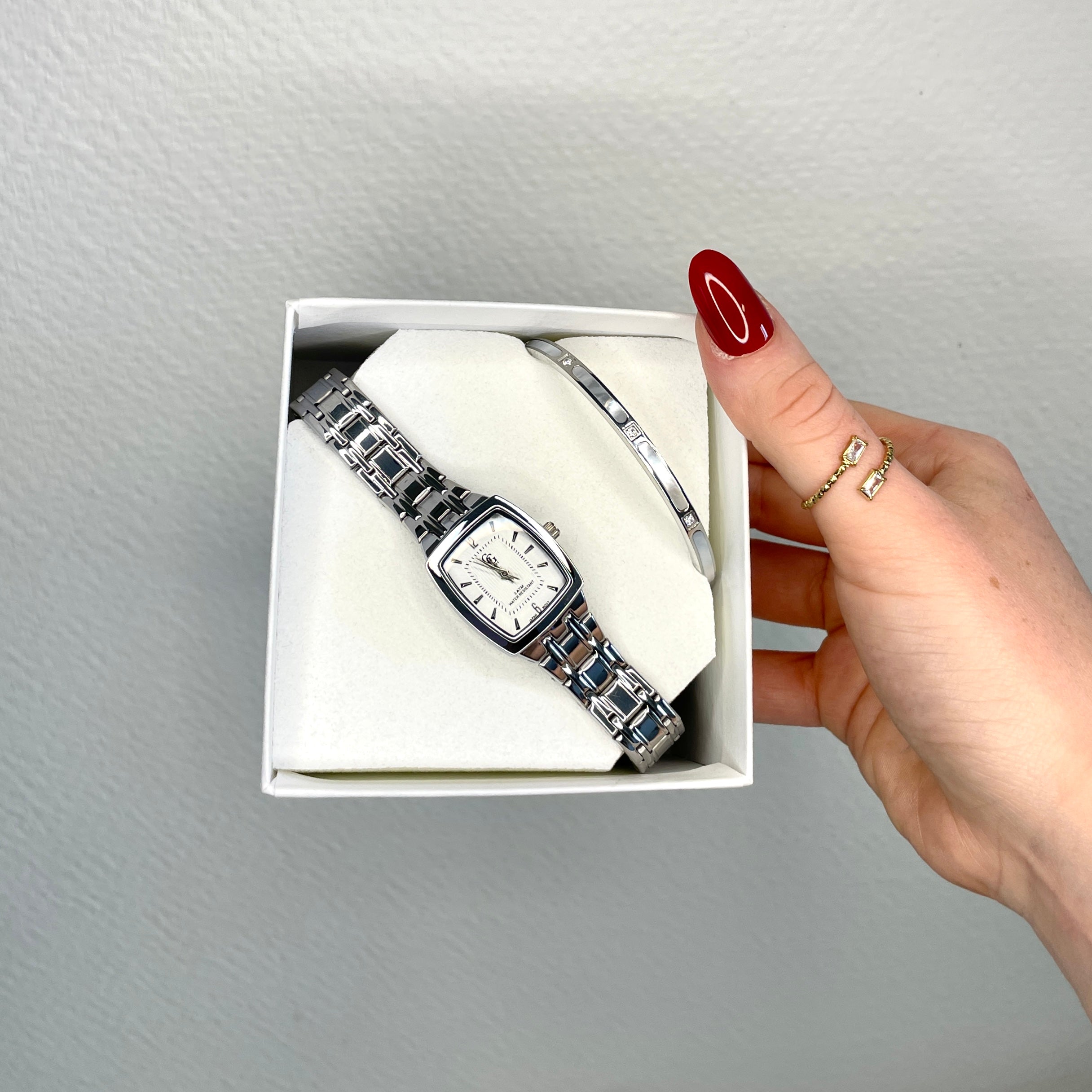 HELENA WATCH BOX + MOTHER-OF-PEARL BANGLE