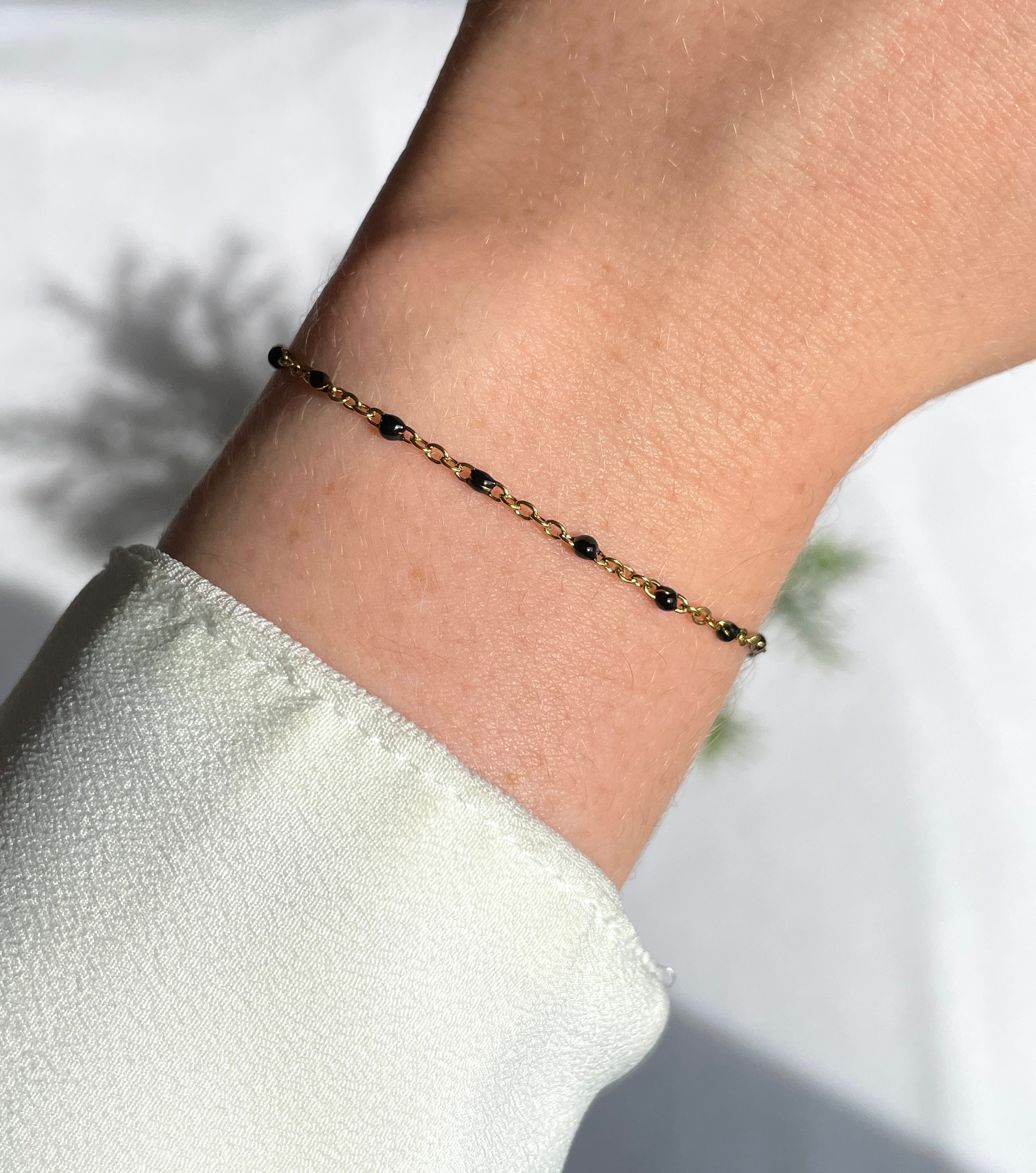 DELICATE BRACELET