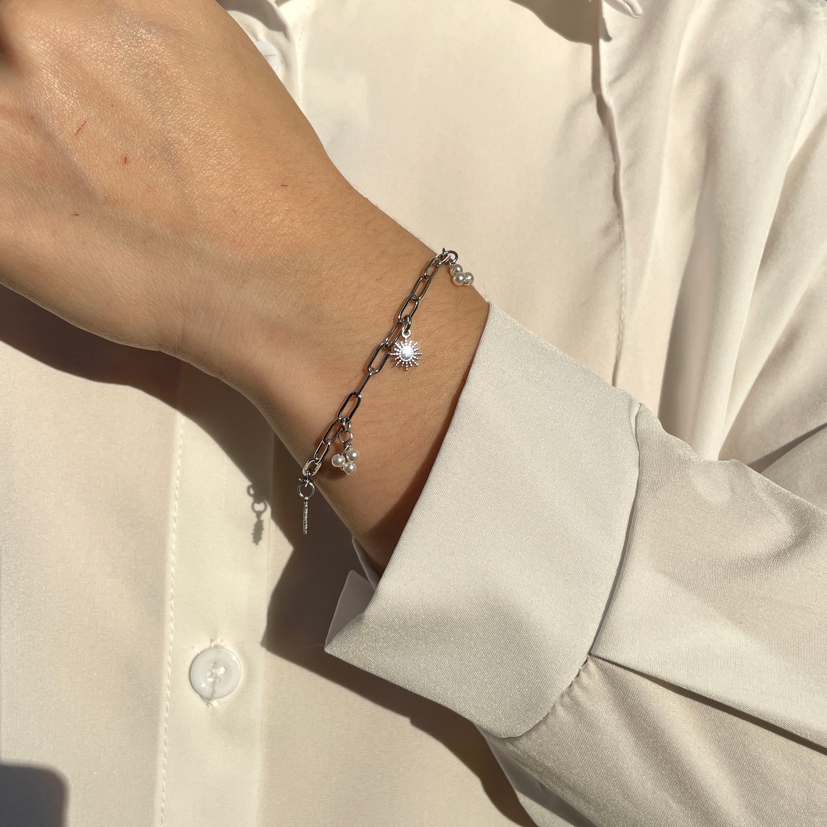 MELYNA-CHARM-ARMBAND