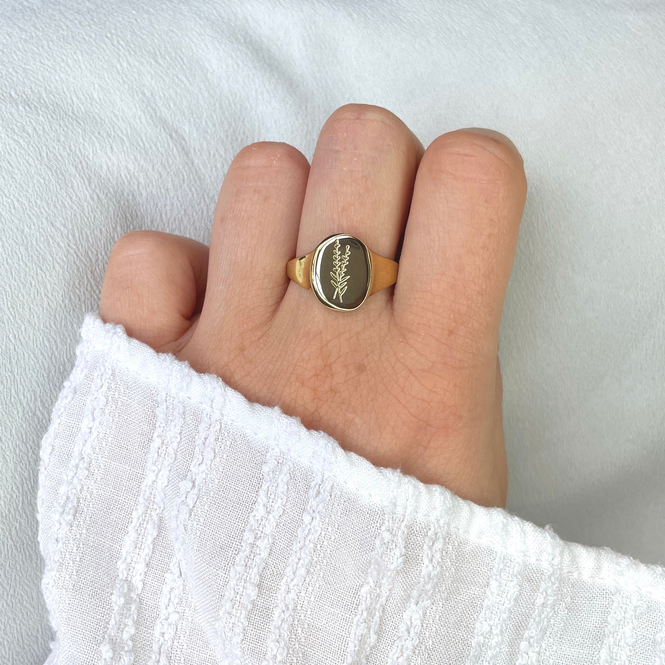 SIGNET RING